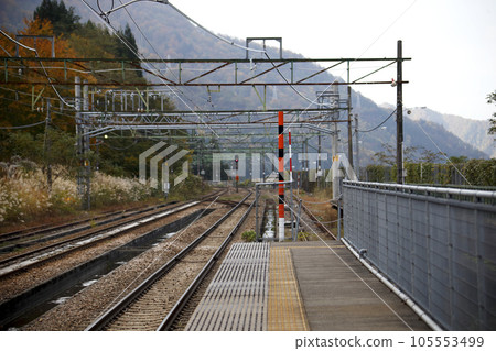Joetsu Line Echigo Yuzawa Mountain Tsuchitaru Station Platform Joetsu Line Echigo Yuzawa Mountain Tsuchitaru Station Platform 105553499