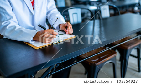 physician, gents, male 105554928