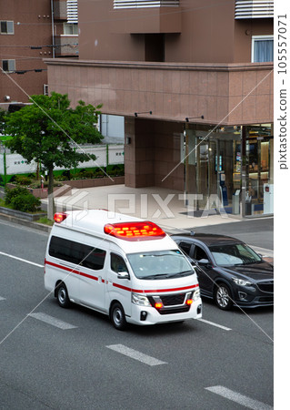 Ambulance for emergency driving 105557071