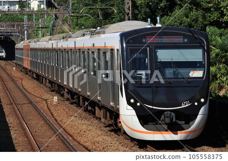 Tokyu Oimachi Line 6020 series 105558375