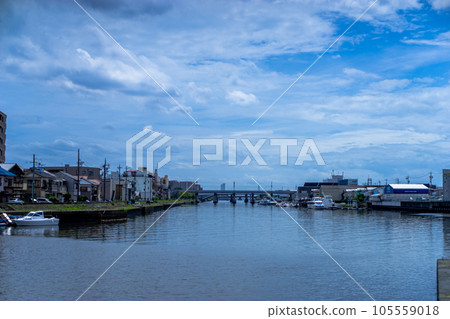 與河景觀 105559018