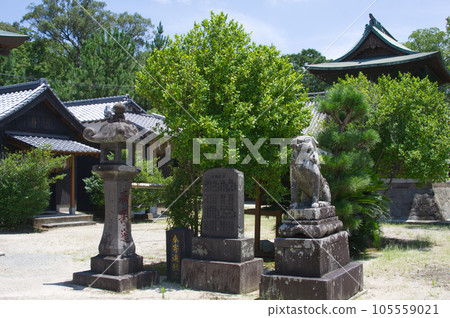 Komainu at the shrine, right Komainu at the shrine, right 105559021