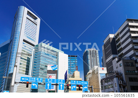 城市景觀:東京新橋站周圍的風景 城市景觀:東京新橋站周圍的風景 105561635