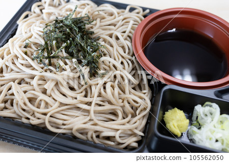 Delicious convenience store zaru soba 105562050