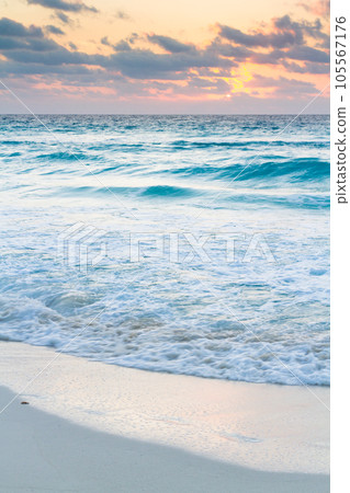 Sunrise over the beach on Caribbean Sea. 105567176
