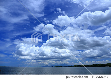 Hoki Daisen with summer clouds from Nakaumi in Shimane Prefecture 105568057