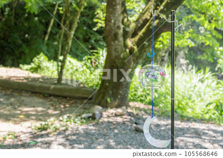[Minimum solo camping wind chime at the auto campsite]　 105568646