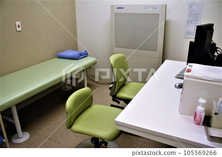 General hospital examination room General hospital examination room 105569266