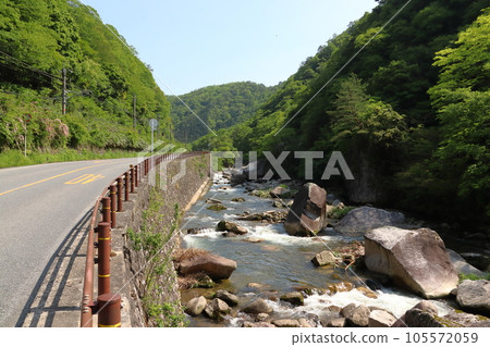 Ishika Valley (Hino Town, Hino District, Tottori Prefecture) 105572059