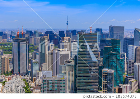 東京港區 從六本木新城展望台（六本木方向）欣賞城市景觀 105574375