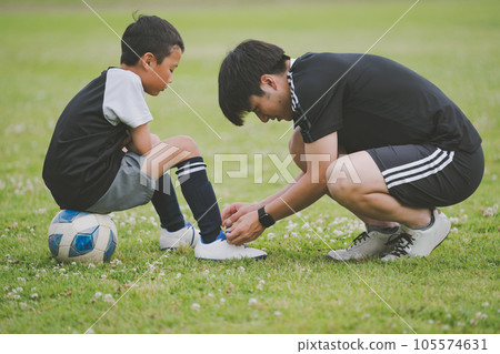 football, soccer, knot 105574631