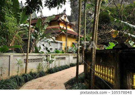 Bich Dong pagoda in Ninh Binh, Vietnam 105578048