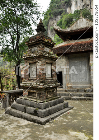 Bich Dong pagoda in Ninh Binh, Vietnam 105578054
