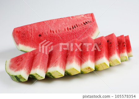 Nyuzen jumbo watermelon, a specialty of Toyama Nyuzen jumbo watermelon, a specialty of Toyama 105578354