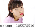 短髮女孩第一次化妝 105578510