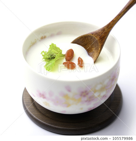 杏仁豆腐枸杞薄荷裝飾(中餐小吃甜品安寧豆腐) 杏仁豆腐枸杞薄荷裝飾(中餐小吃甜品安寧豆腐) 105579986