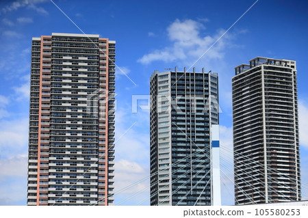 藍天和塔公寓 105580253