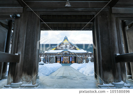 政府指定史蹟：冬季的秋田城遺址護國神社 105580896