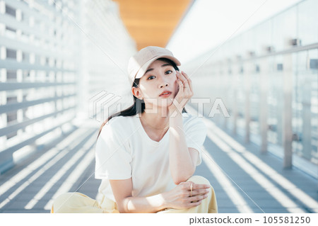 Summer and women 105581250