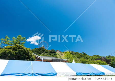 相模湖度假村遊樂森林 仰望摩天輪 夏日陽光明媚 神奈川縣相模原市 105581923