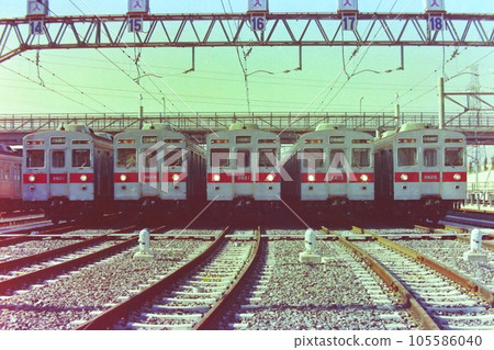 Series 8500, 8601, 8609, 8621, 8613, 8626, lined up in the Nagatsuta inspection area, January 6, 1980 Series 8500, 8601, 8609, 8621, 8613, 8626, lined up in the Nagatsuta inspection area, January 6, 1980 105586040