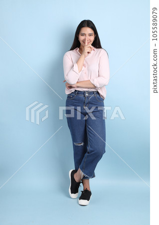 Cute Asain Woman Cute Asain Woman 105589079