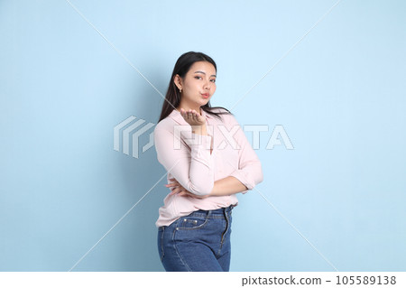 Cute Asain Woman 105589138