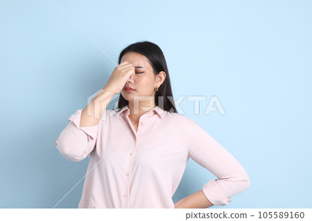 Cute Asain Woman Cute Asain Woman 105589160