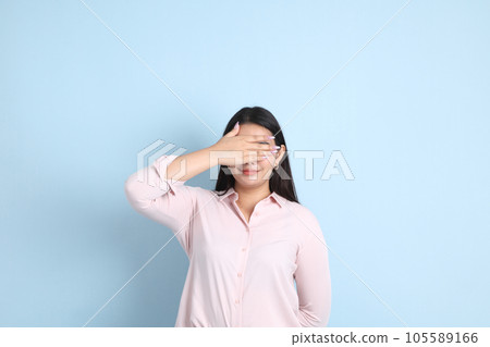 Cute Asain Woman 105589166