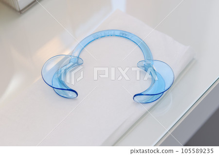 牙齒美白咬嘴，家用美白咬嘴 105589235