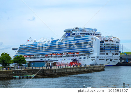 A luxury cruise ship anchored at Yokohama Osanbashi Diamond Princess A luxury cruise ship anchored at Yokohama Osanbashi Diamond Princess 105591807