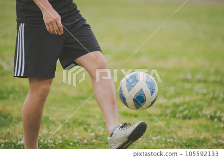 football, soccer, paw 105592133