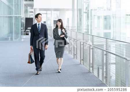 商務人士通勤 105595286