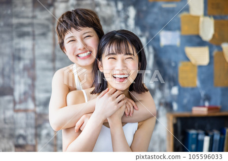 Beauty image of two young women Beauty image of two young women 105596033