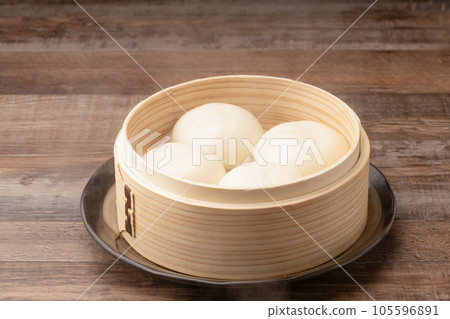 Bean paste steamed bun 105596891