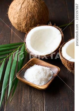 coconut powder 105597867