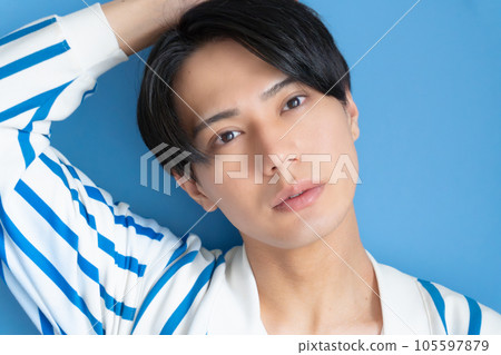 Blue back and cool men's beauty material 105597879