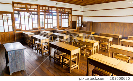 Old wooden classroom Hagi City, Yamaguchi Prefecture Old wooden classroom Hagi City, Yamaguchi Prefecture 105600650