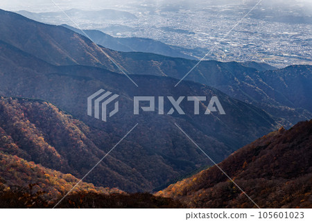丹澤山地的殿岳和秦野市 105601023