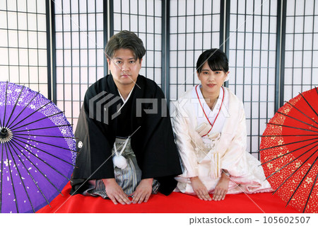 和服婚禮，和服照片婚禮，照相館拍攝，Shiromuku / Crested hakama 105602507