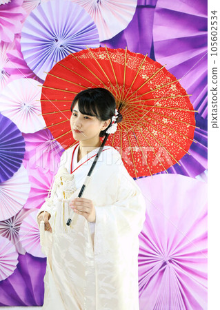 和服婚禮，和服照片婚禮，照相館拍攝，Shiromuku / Crested hakama 105602534