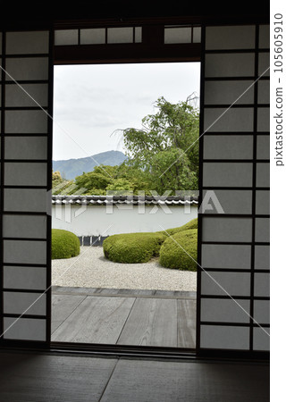 Shodenji Temple with a garden from the Hojo and Mt. Hiei Shodenji Temple with a garden from the Hojo and Mt. Hiei 105605910