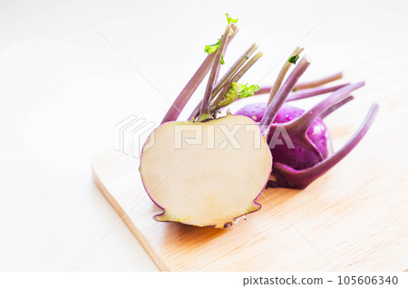 Purple kohlrabi 105606340
