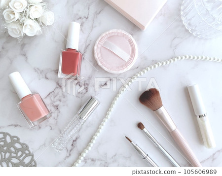 cute pink makeup 105606989