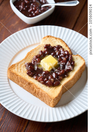 An butter toast 105609014