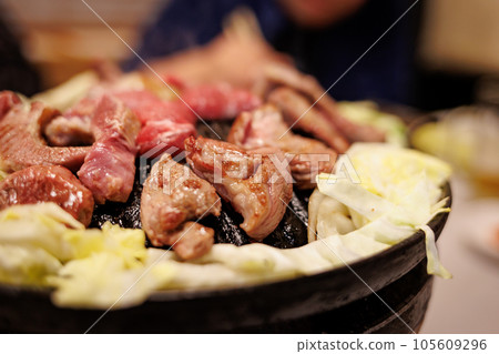 成吉思汗火鍋(正在煮) 成吉思汗火鍋(正在煮) 105609296