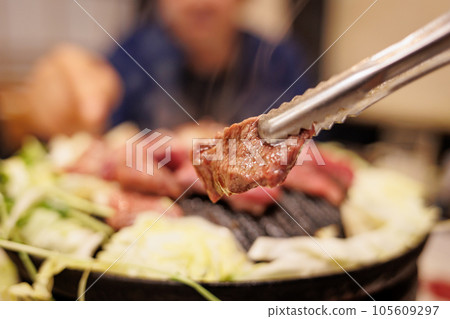 成吉思汗火鍋(正在煮) 成吉思汗火鍋(正在煮) 105609297