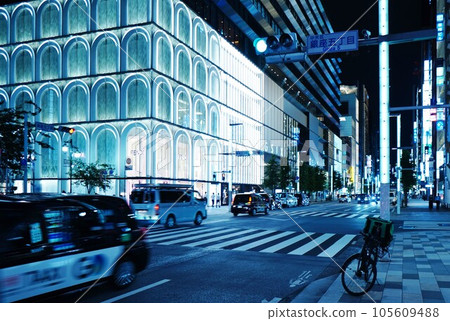 夜晚的銀座霓虹燈 夜晚的銀座霓虹燈 105609488