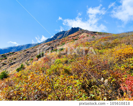 Mt. Bandai climbing in autumn: Numanodaira to Tenguiwa (View of Mt. Bandai from the trail) 105610818