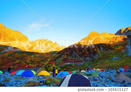 景色絕佳!唐澤卡爾的《秋葉摩根羅斯》 景色絕佳!唐澤卡爾的《秋葉摩根羅斯》 105615127